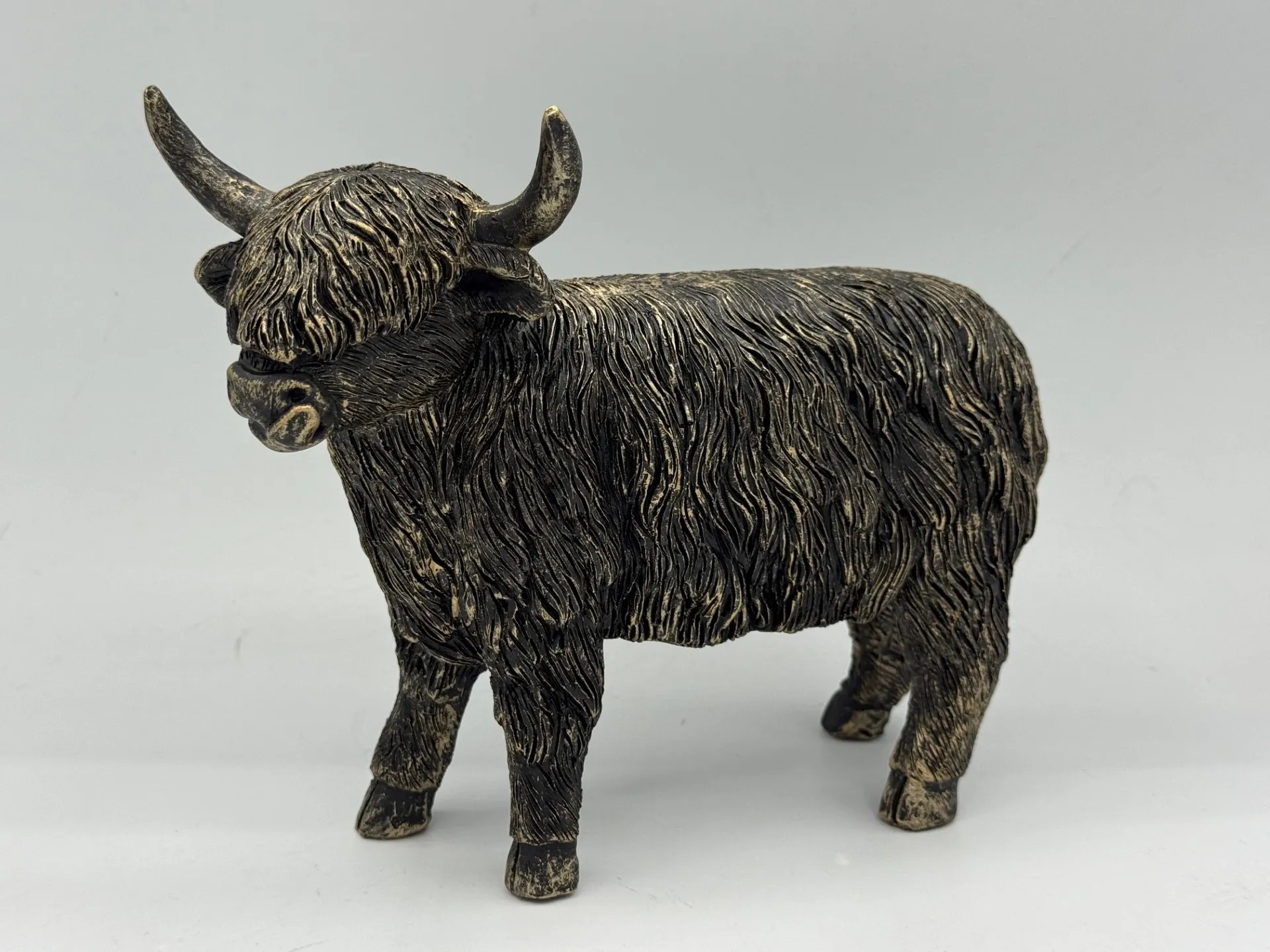 Medium Highland Cow - aged gold
