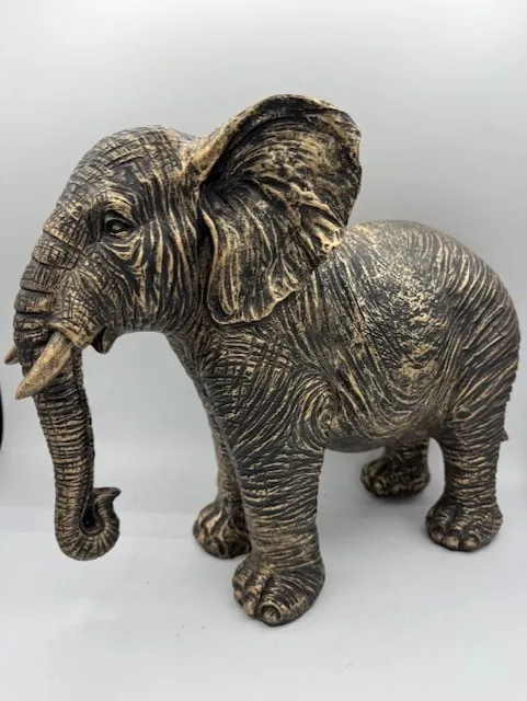 Medium Classic Elephant - aged gold